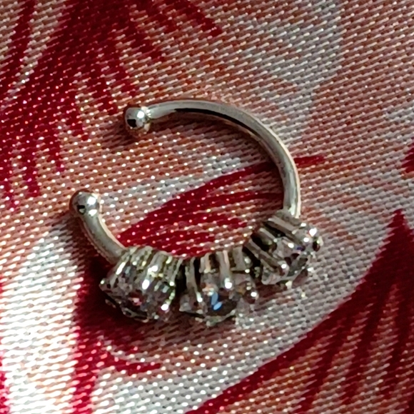 Sterling 925 Nose Ring with 3 Stars - Picture 6 of 6